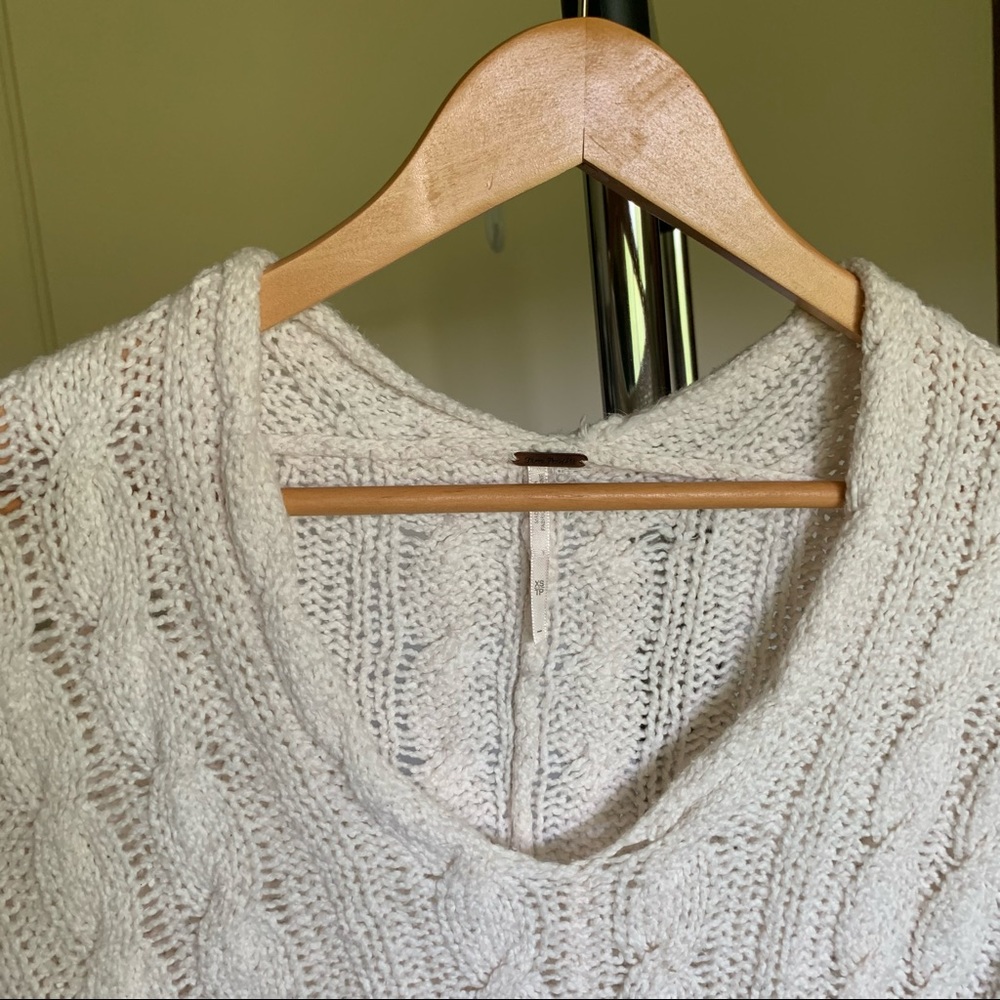 Free People Oversized Cable Knit Chunky Fisherman Scoop Neck Sweater XS - Picture 3 of 9